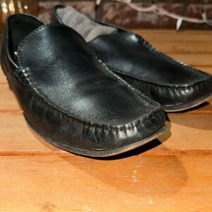 Preowned very nice Bostonian black shoes